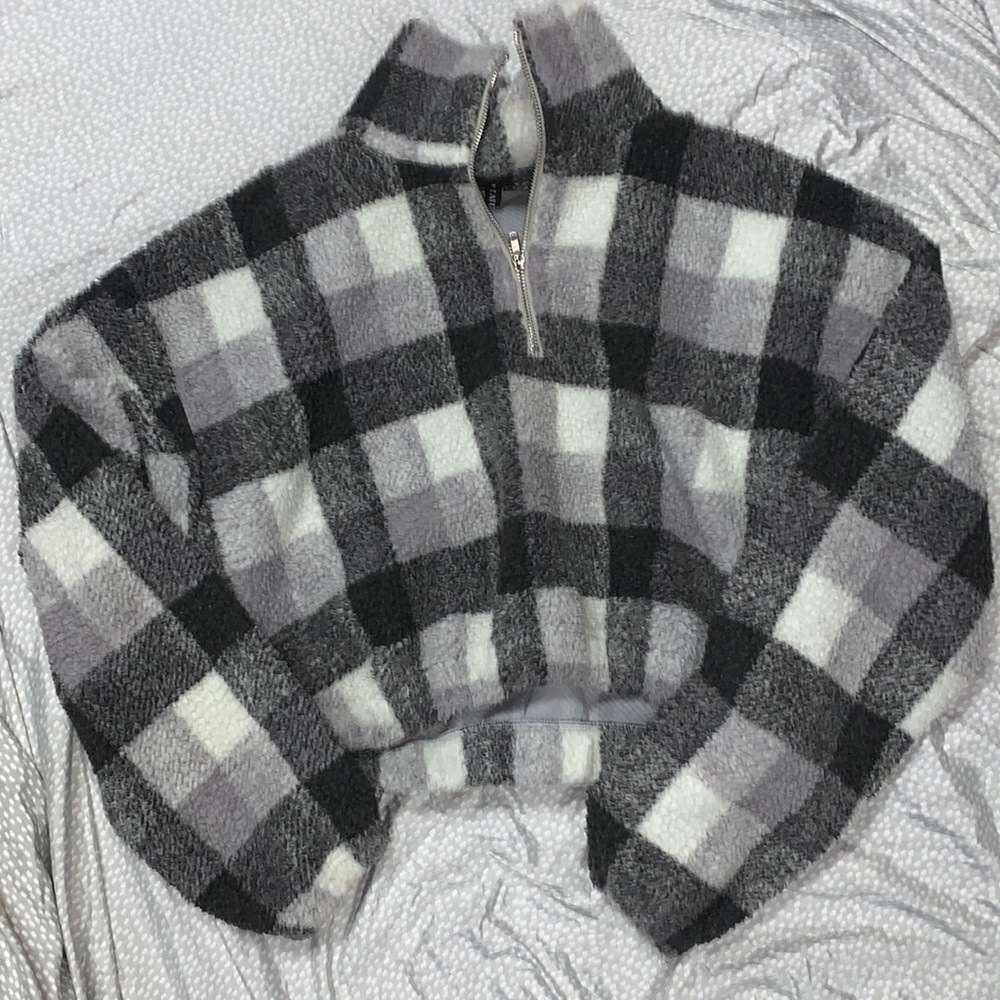 Cute cropped Sweater